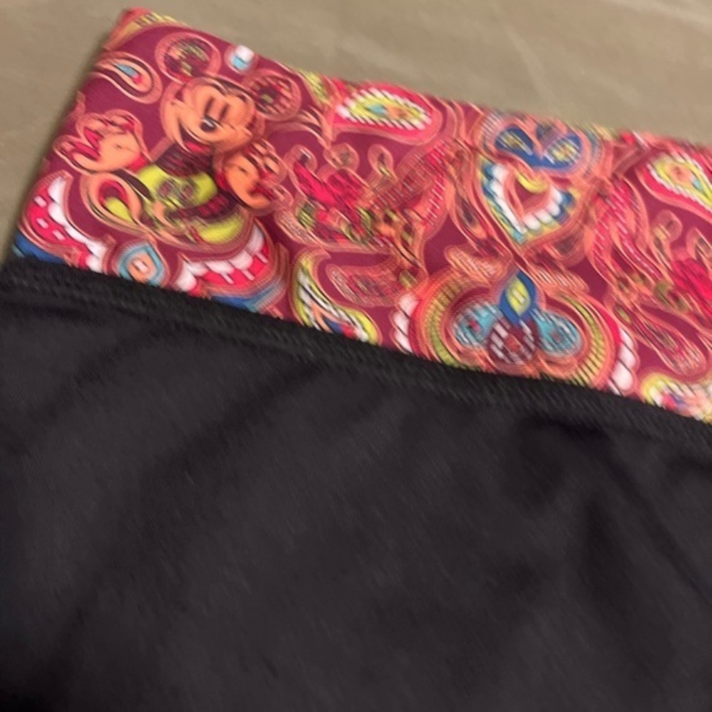 Disney Parks Leggings Women's Medium Mickey Mouse Activewear Cropped Yoga  Black - Picture 4 of 6